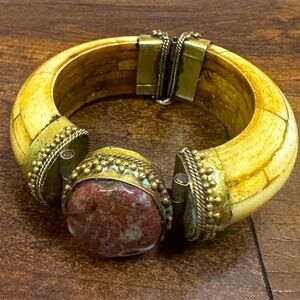 VTG Chunky Bone & Brass Bracelet With Burgundy Oval Brown Stone Pin Hinged